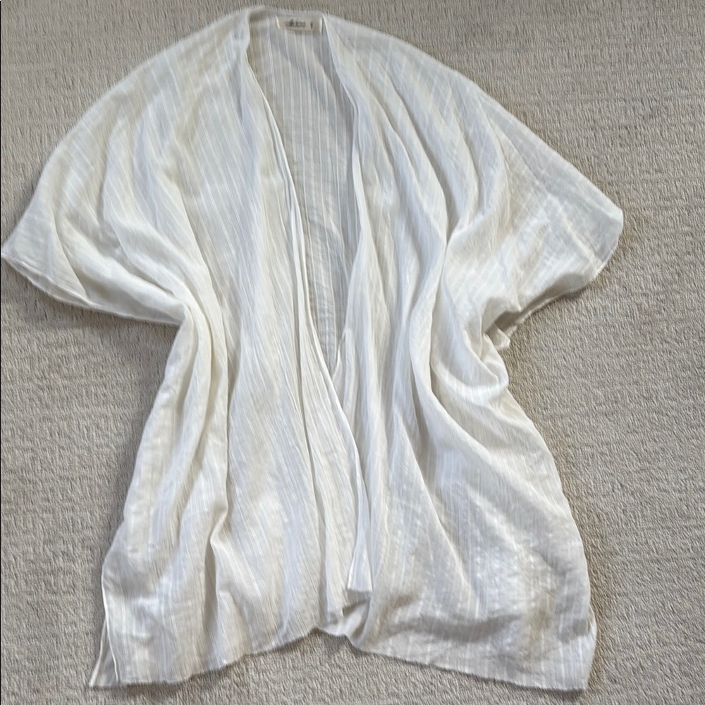 Mahina White Textured Kimono